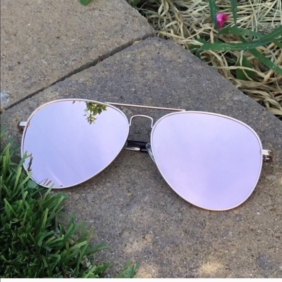 Accessories - 🚫SOLD🚫 Rose Gold Aviators Sunglasses 😎